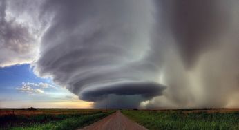 “Кара небесна”: Росію накрив руйнівний ураган з градом. Відео