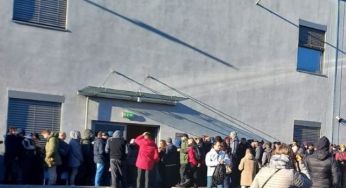 Новий закон про мобілізацію: у Польщі й Чехії утворились величезні черги з чоловіків до паспортних столів