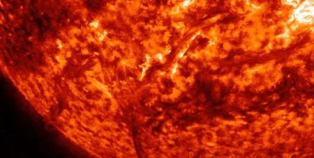 По Землі вдарить найсильніша сонячна буря за 165 років: учені назвали дати