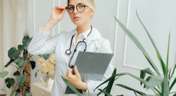 “Тільки через ТЦК”: жінок-медиків не прийматимуть на роботу без “військового квитка”