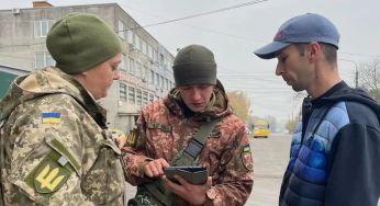 Знімав вручення повісток: блогера з Дніпра засудили до тюремного терміну за відео для ТікТок