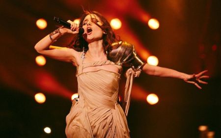 Перший півфінал “Євробачення-2024” у фото: емоційний номер від України та справжній горор Ірландії