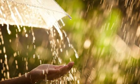 Україну накриють справжні травневі зливи: синоптик назвала дату