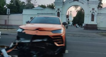У Одесі розбили потужний кросовер Lamborghini за $300 000 (фото, відео)