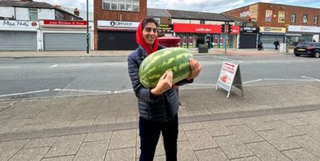 “Ніколи не хворіють”: жінка годує своїх дітей тільки фруктами та овочами