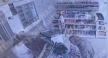Під Києвом на АЗС військовий кидався з ножем на касирку: з’явилося відео