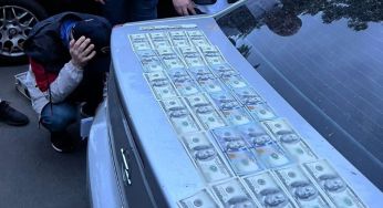На Одещині чоловік дав хабар СБУ, щоб ті усунули залицяльника-іноземця 