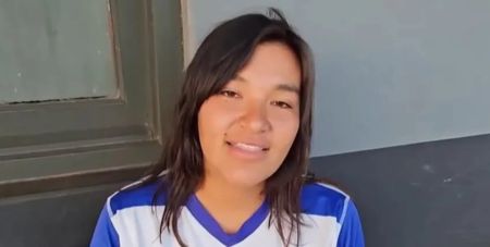 Жінка намагалась переплисти річку з піраньями, щоб розповісти “правду” про Ілона Маска