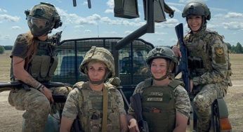 “Бойові відьми”: на Київщині набирають жінок у мобільні вогневі групи збивати дрони