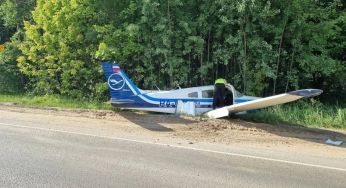 Легкомоторний літак сів просто на шосе біля Москви