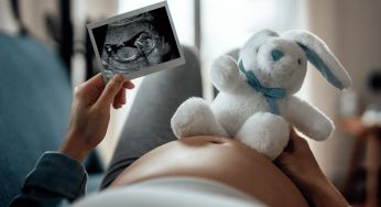В Україні 62-річна жінка планує народити дитину: що відомо про такі випадки