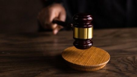 Шахраї продали 26 автомобілів, завезених безкоштовно для ЗСУ