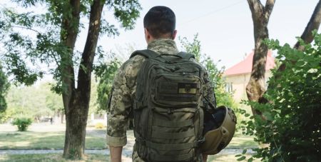 Працівник ТЦК побив військового та його дружину: у поліції відреагували