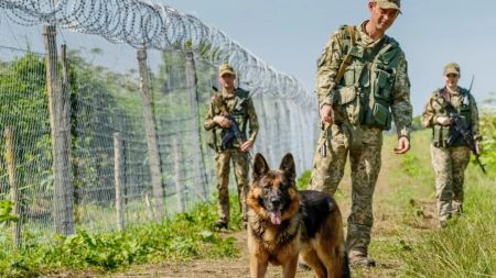 Виїзд за кордон чоловіків 60+ — чи треба йти до ТЦК