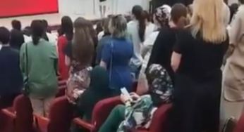 У Росії оштрафують батьків дев’ятикласників за відмову слухати стоячи гімн «наддержави»