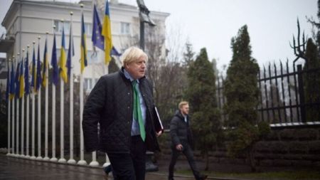 Відмова від кордонів 1991 року і захист російськомовних. Борис Джонсон запропонував варіант завершення війни в Україні