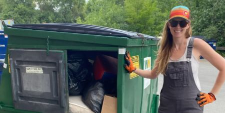 Зустрілись у безнадійному місці: пара продає речі зі смітників й заробляє $20 тисяч