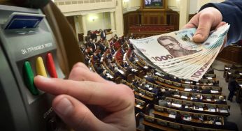 Війна війною, а гроші — за розкладом. Рада збільшила зарплати помічникам депутатів на 50%