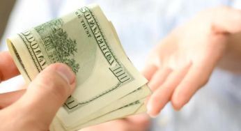 Пасажирка відмовилась від пропозиції поступитися своїм місцем за $1500 (відео)