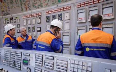 З українців “здиратимуть” ще більше грошей за комуналку, не піднімаючи її офіційно