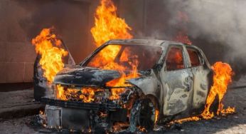 У Києві знову спалили військовий автомобіль. Вигорів увесь капот