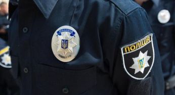 У Києві п’яний чоловік у цивільному, який назвався військовим, побив компанію молоді та втік