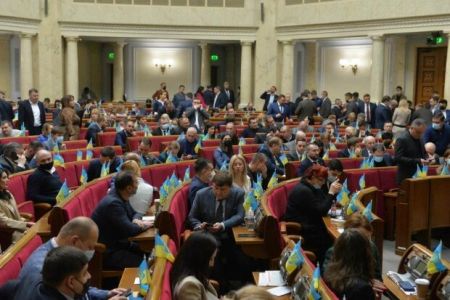 Під кондиціонерами: депутати створили собі гарні умови для роботи, поки українці сидять без світла