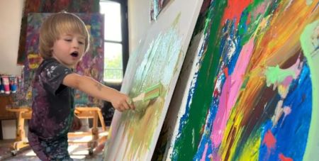 2-річний хлопчик, якого називають «маленьким Пікассо», продав картину за 250 тисяч фунтів