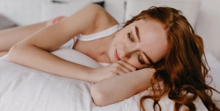 Доведено наукою: 3 причини, чому жінкам потрібно більше сну, ніж чоловікам