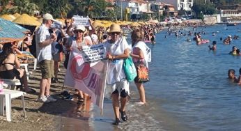 На пляжах Туреччини, вщент заповнених туристами, відбулись масові протести