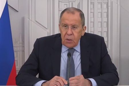 “Дехто каже, що він уже склеїв ласти”: Кислиця заінтригував дописом про Лаврова