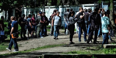 Мобілізація без черги: розкрито “хитрі схеми” заробітку воєнкомів під стінами ТЦК