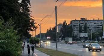 Погода в Україні: в “Укргідрометцентрі” розповіли, чи чекати 40-градусної спеки у вихідні