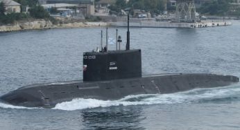 Не вистачає 17 метрів: росіяни зліпили дерев’яний макет субмарини “Ростов-на-Дону” (фото)
