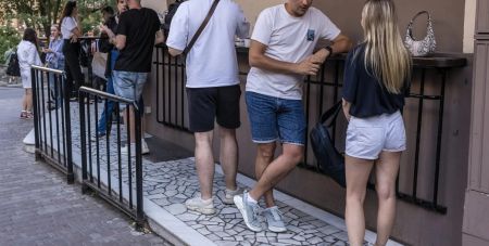 Війна та мобілізація відібрали у багатьох українок можливість знайти собі пару, — NYT