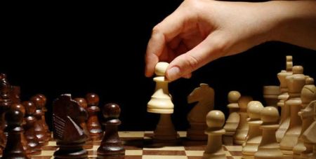 Російська шахістка намагалася виграти, отруївши шахівницю суперниці: подробиці