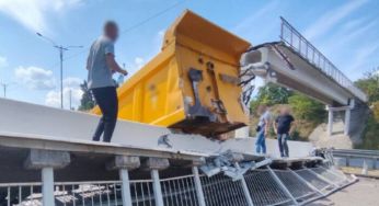 На трасі Київ-Одеса обвалився міст через ДТП (фото, відео)
