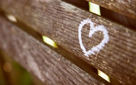 “Тисячі чоловіків загинули, або втекли”: в Україні через війну загострюється любовна криза – NYT