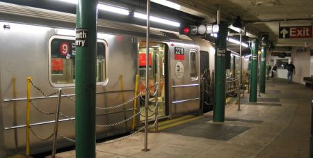 Дуже небезпечне місце. Учені визнали повітря в метро смертельним для людей