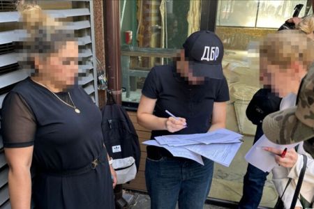 ДБР затримало співробітницю Мін’юсту за підозрою в шахрайстві