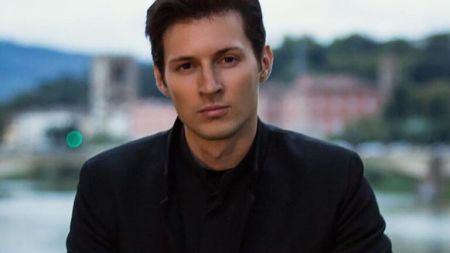 Арешт Дурова: під час затримання він заявив, що на вечерю в Парижі чекав Макрон