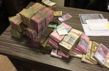 Деталі нових українських податків: скільки заплатять громадяни та бізнес