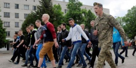 Як діяти, якщо у вас є відстрочка і бронь від мобілізації: юрист пояснює