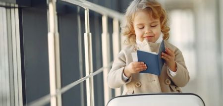 Названо ідеальні місця в літаку для пасажирів із дітьми