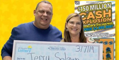 “Це весело”: чоловік тричі виграв у лотерею і став мільйонером