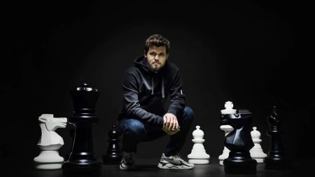 “Поверни гроші”: у Росії оголосили “шах” шаховому королю