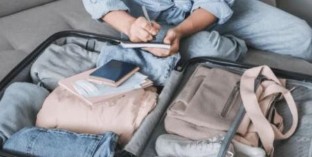 Жінка купила на розпродажі втрачену валізу й подумати не могла, що на неї чекає (фото)