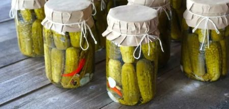 Як закрити хрусткі огірки на зиму: варіант смачної консервації