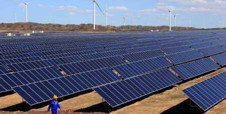 Забезпечить весь світ чистою енергією: що буде, якщо покрити Сахару сонячними панелями