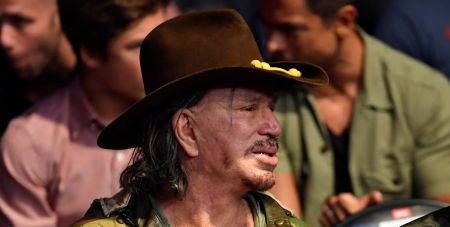 “Я прийняв багато ідіотських рішень”: Мікі Рурк зізнався у вживанні стероїдів (фото)